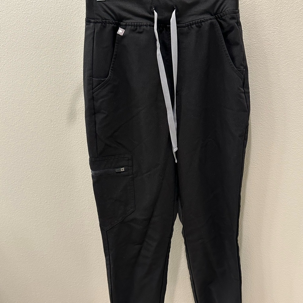Women’s Fig Jogger Scrubs